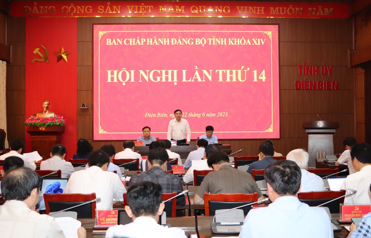 Ông Trần Quốc Cường, Ủy viên Trung ương Đảng, Bí thư Tỉnh ủy phát biểu tại hội nghị.